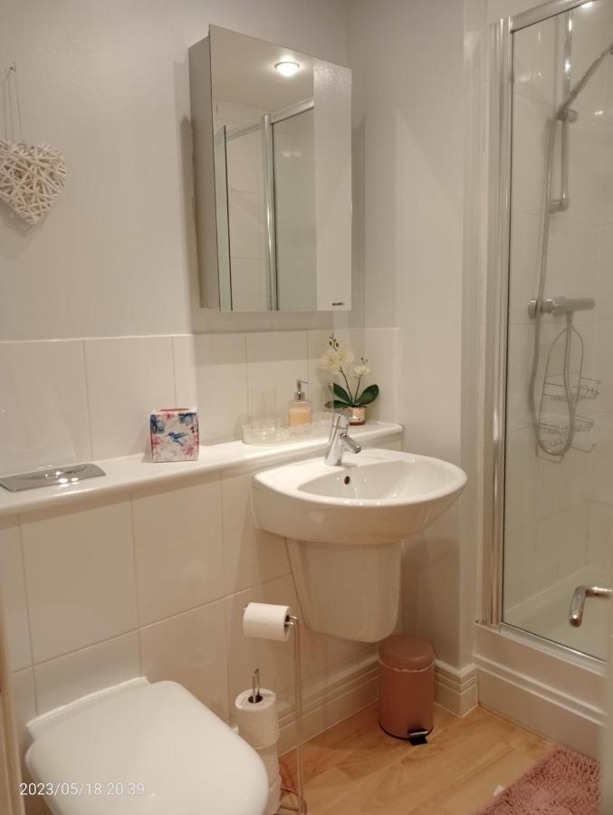 Beautiful Marina With Private Garden, Flexible Bedrooms With Zip & Link Beds *