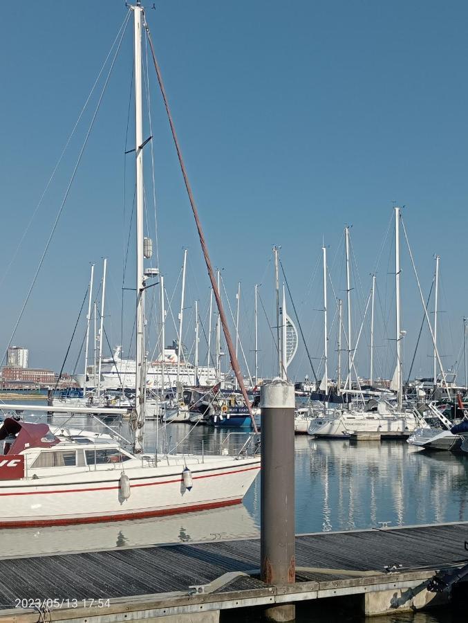 Apartment Beautiful Marina With Private Garden, Flexible Bedrooms With Zip & Link Beds Gosport