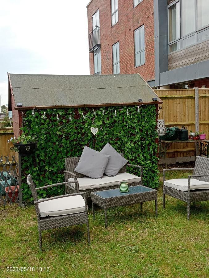Apartment Beautiful Marina With Private Garden, Flexible Bedrooms With Zip & Link Beds *