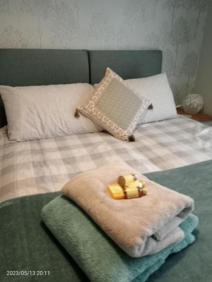 Beautiful Marina With Private Garden, Flexible Bedrooms With Zip & Link Beds Apartment *