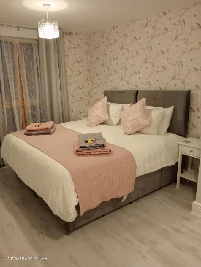 Beautiful Marina With Private Garden, Flexible Bedrooms With Zip & Link Beds Apartamento Gosport