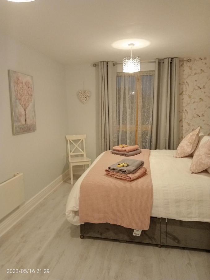 Beautiful Marina With Private Garden, Flexible Bedrooms With Zip & Link Beds Apartamento Gosport