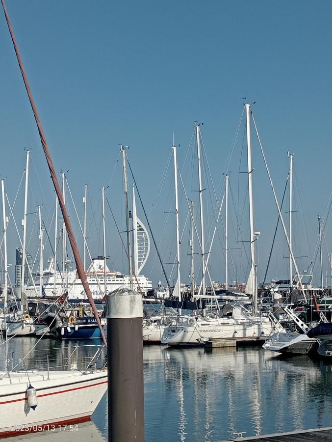 Beautiful Marina With Private Garden, Flexible Bedrooms With Zip & Link Beds