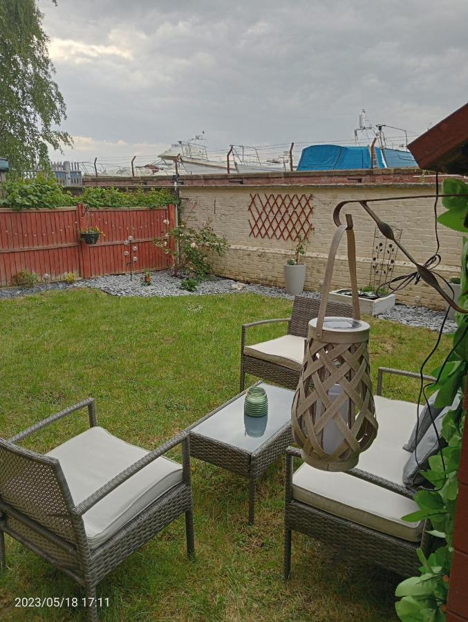 Beautiful Marina With Private Garden, Flexible Bedrooms With Zip & Link Beds Apartment Gosport